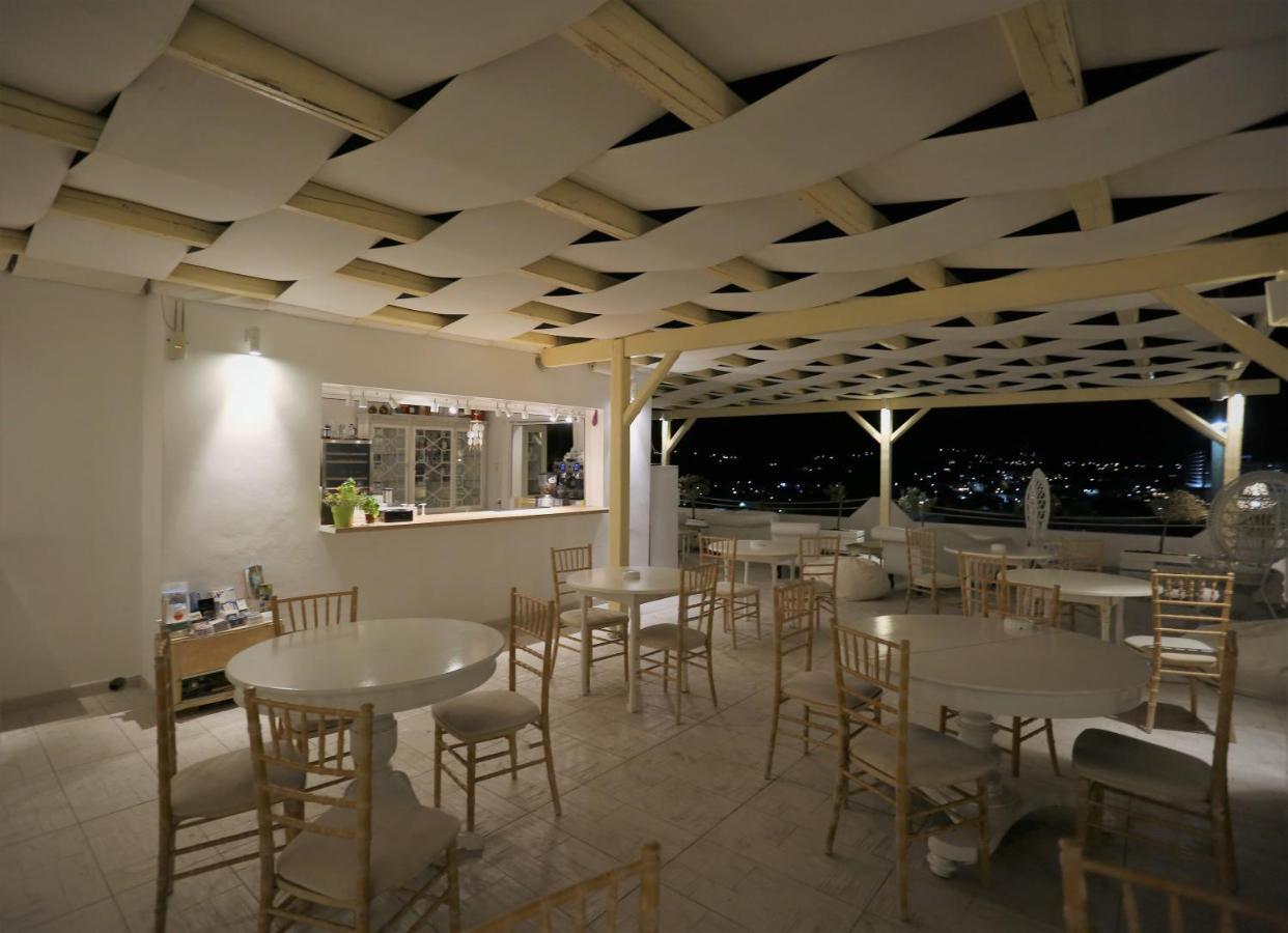 The White Suites Adamantas  Exterior foto